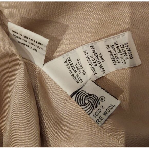 Jones New York Women's Beige Collarless 3 Button Wool Blazer. Size 10 - Picture 9 of 14